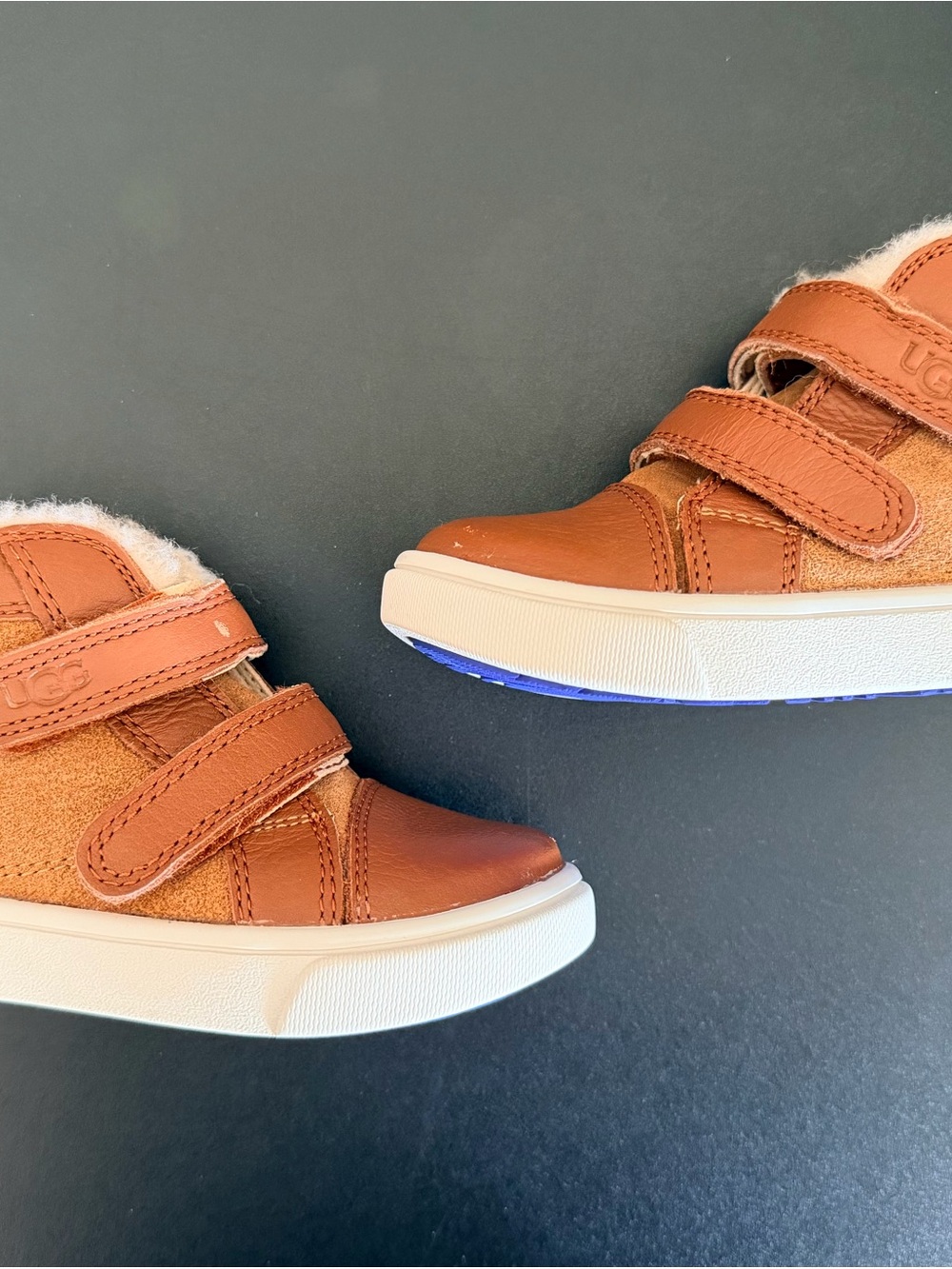 UGG Kids Tan Leather & Shearling Hook-and-Loop Sneakers